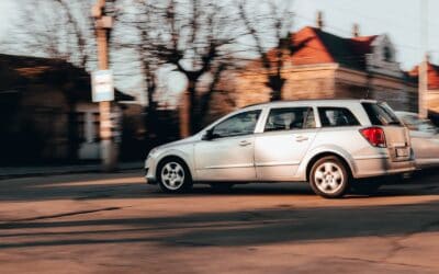 Wat als je auto schokt tijdens het rijden?